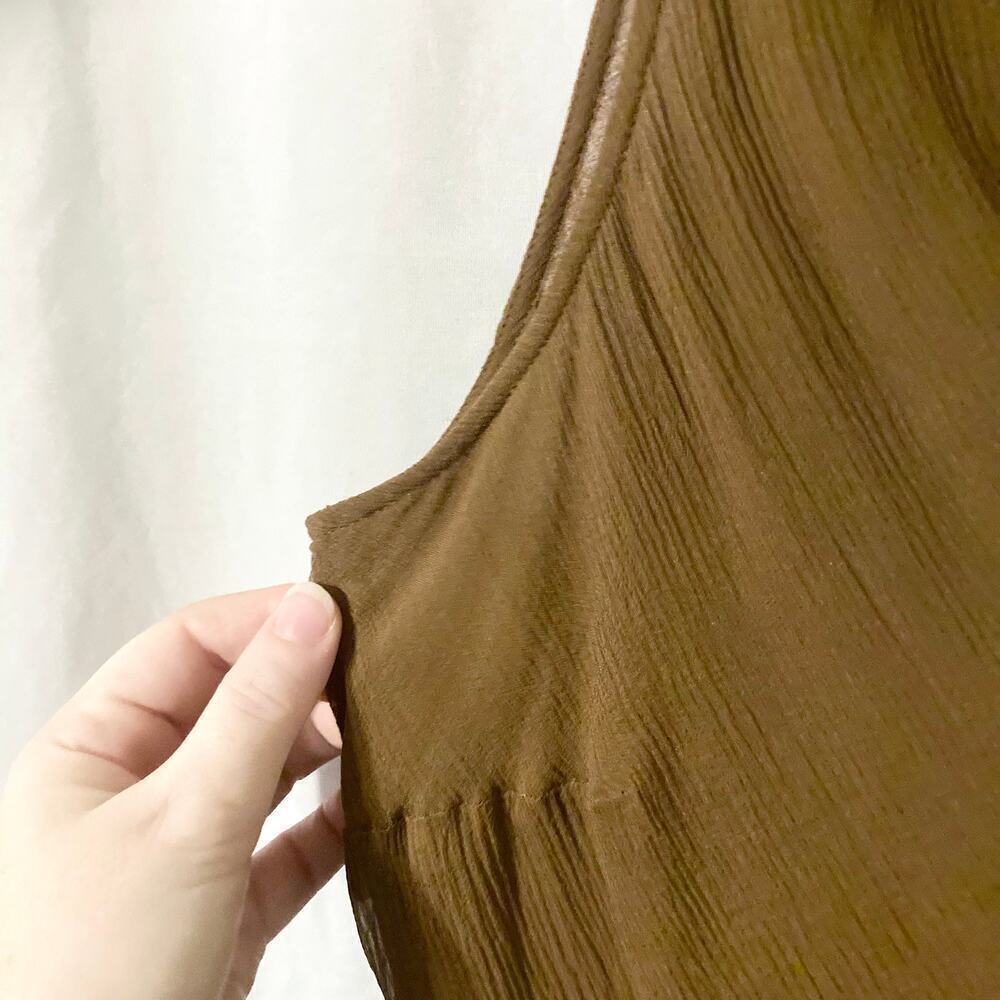 Newport News Women's Size 12 100% Silk Vintage Brown Top - Picture 6 of 9